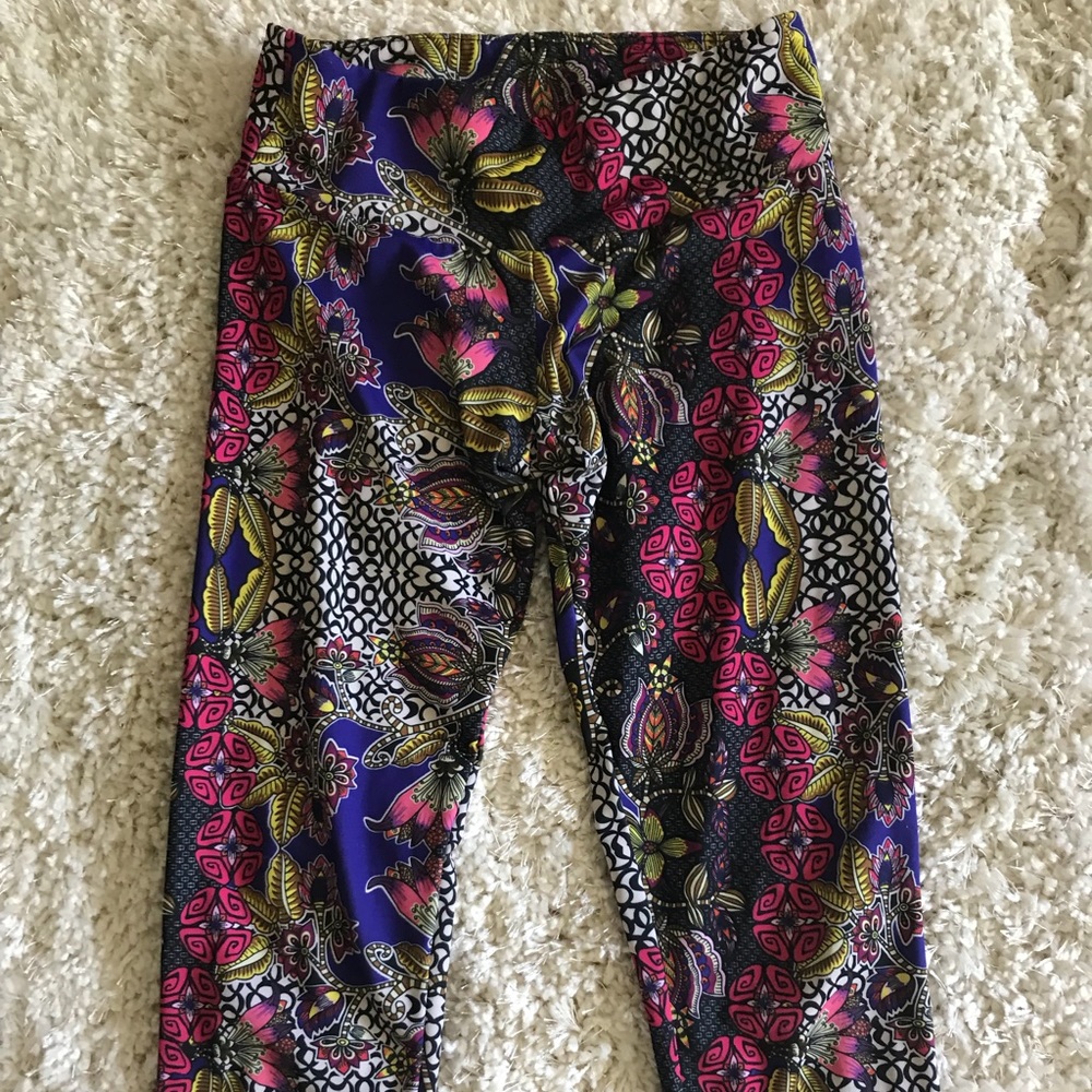 Workout cropped leggings from Carbon 38. Size S/M